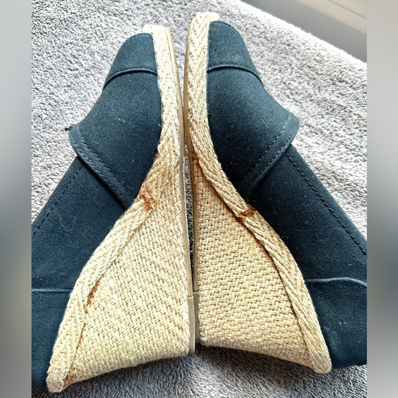 Cute little wedges - Picture 3 of 5